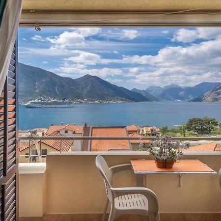 Seaside Serenity: 2-Bedroom Apartment With Boka Bay View コトル エクステリア 写真