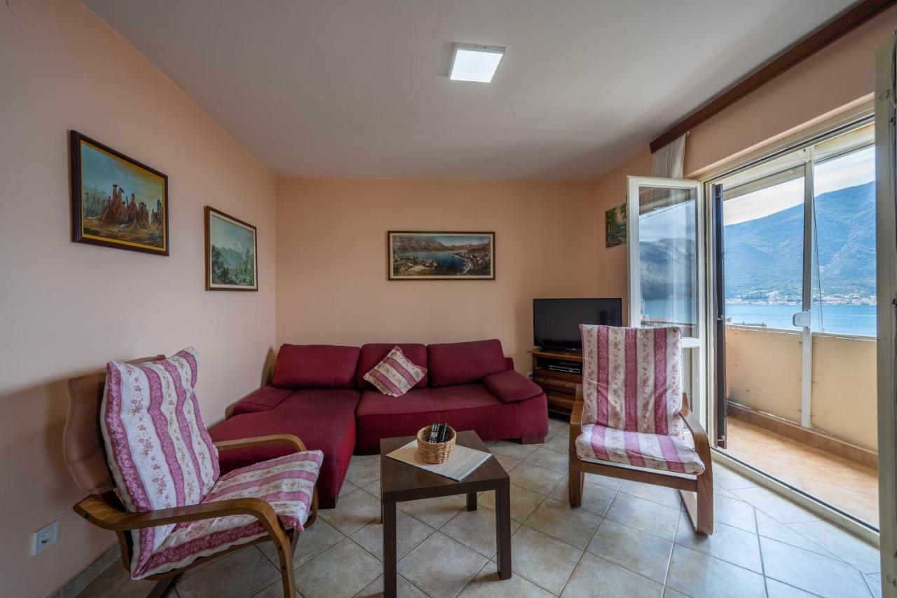 Seaside Serenity: 2-Bedroom Apartment With Boka Bay View コトル エクステリア 写真