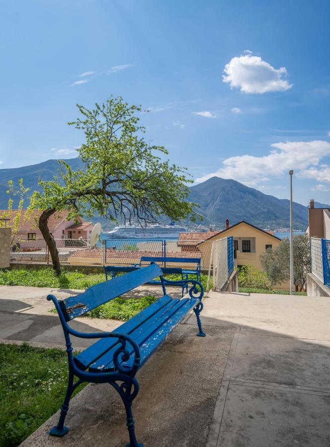 Seaside Serenity: 2-Bedroom Apartment With Boka Bay View コトル エクステリア 写真
