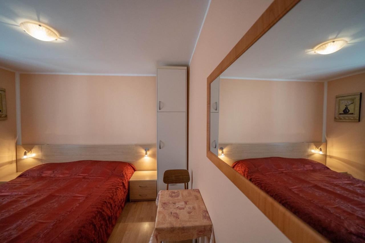 Seaside Serenity: 2-Bedroom Apartment With Boka Bay View コトル エクステリア 写真